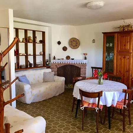 Casa Tola - Iun P2312 * Синискола
