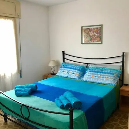 Casa Tola - Iun P2312 * Синискола